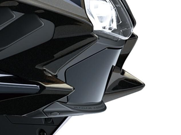Motocykl Kawasaki Ninja H2 SX zlato-černá / 2026