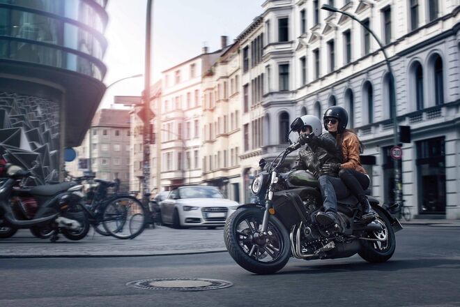 Motocykl Kawasaki Vulcan S šedý / 2026 - AKCE SADA PŘÍSLUŠENSTVÍ ZA 14.000,- Kč