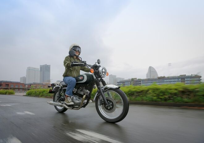 Motocykl Kawasaki W230 zelená matná / 2026 Motocykl Kawasaki W230 zelená matná / 2026