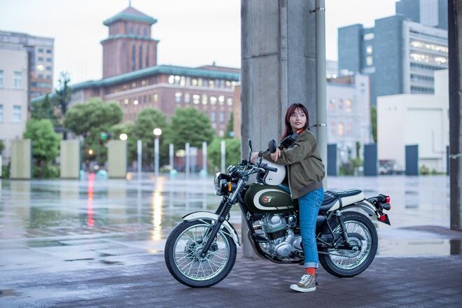 Motocykl Kawasaki W230 zelená matná / 2026