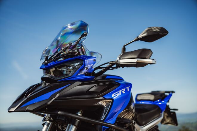 Motocykl QJMOTOR SRT 800SX - modrá