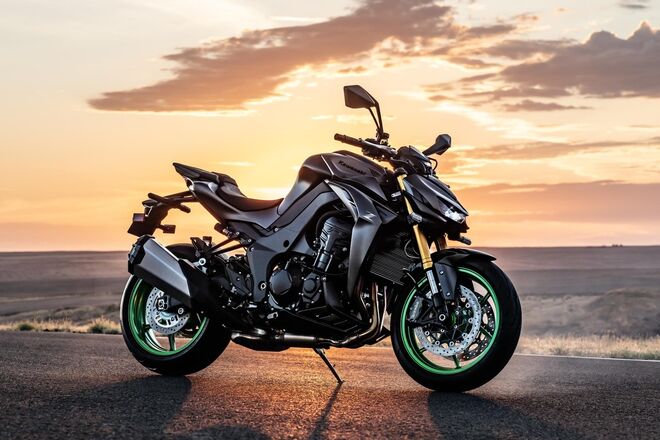 Motocykl Kawasaki Z1100 SE šedá matná / 2026
