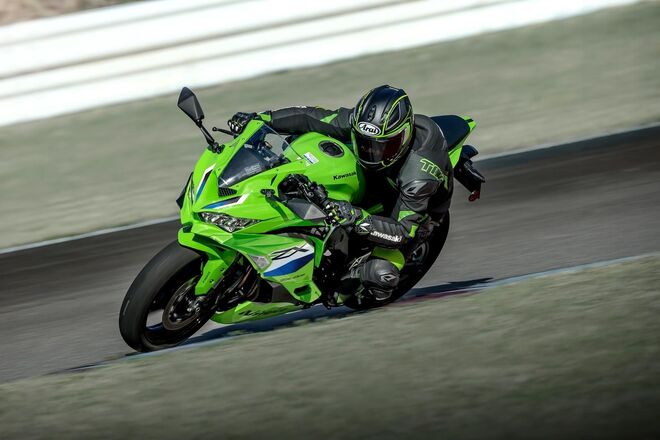 Motocykl Kawasaki Ninja ZX-4RR zelená / 2026