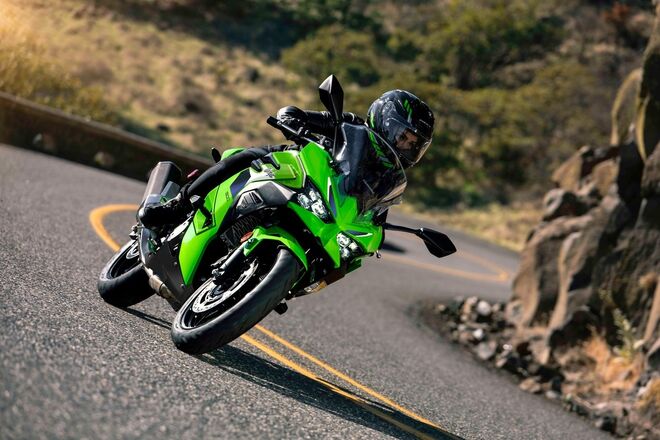 Motocykl Kawasaki Ninja 500 SE zelená / 2026