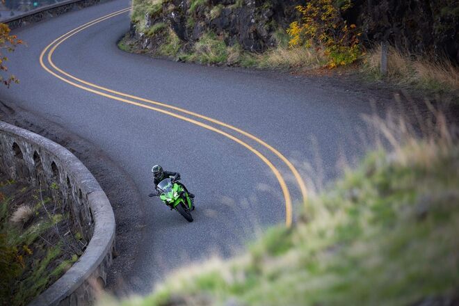 Motocykl Kawasaki Ninja 500 SE zelená / 2026
