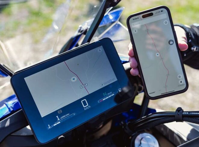 Motocykl QJMOTOR SRT 900SX - černá - SADA KUFRŮ K MOTOCYKLU ZDARMA Motocykl QJMOTOR SRT 900SX - černá - SADA KUFRŮ K MOTOCYKLU ZDARMA