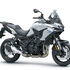 Motocykl Kawasaki Versys 900 bílý / 2027
